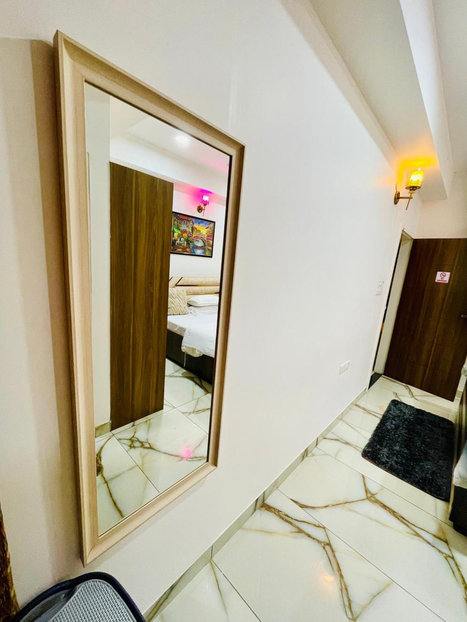 Airport Bliss Apartment+Balcony & Netflix + Prime Jaipur Exterior photo